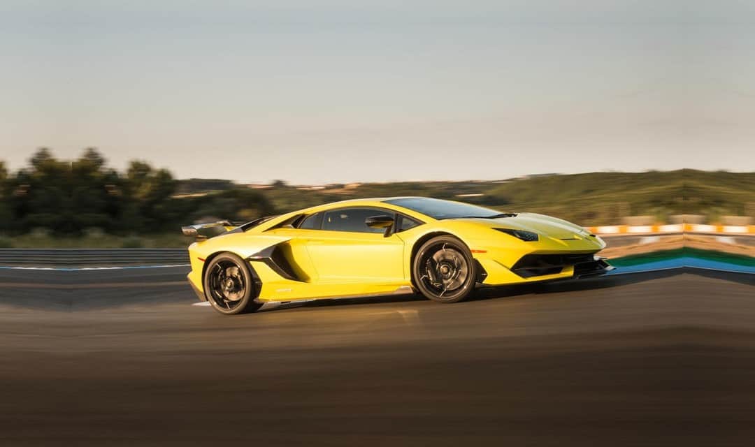 Review: Lamborghini Aventador SVJ + Why its worth £450k ...