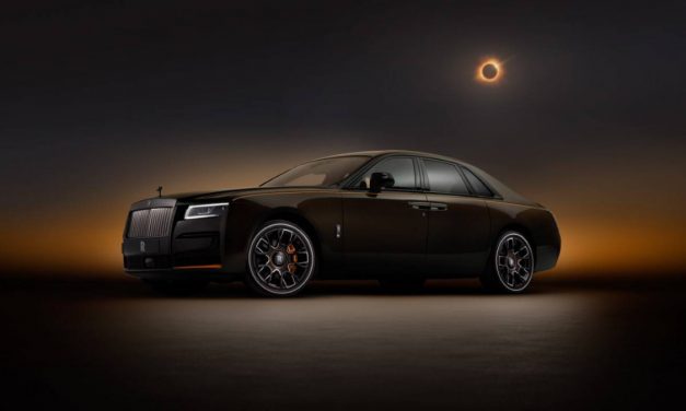 Rolls-Royce Black Badge Ghost Ékleipsis takes you out of this world